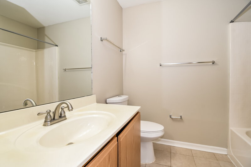 1,635/Mo, 3366 Talisman Dr Middleburg, FL 32068 Bathroom View