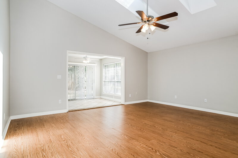 0/Mo, 172 Afton Ln Saint Johns, FL 32259 Family Room View