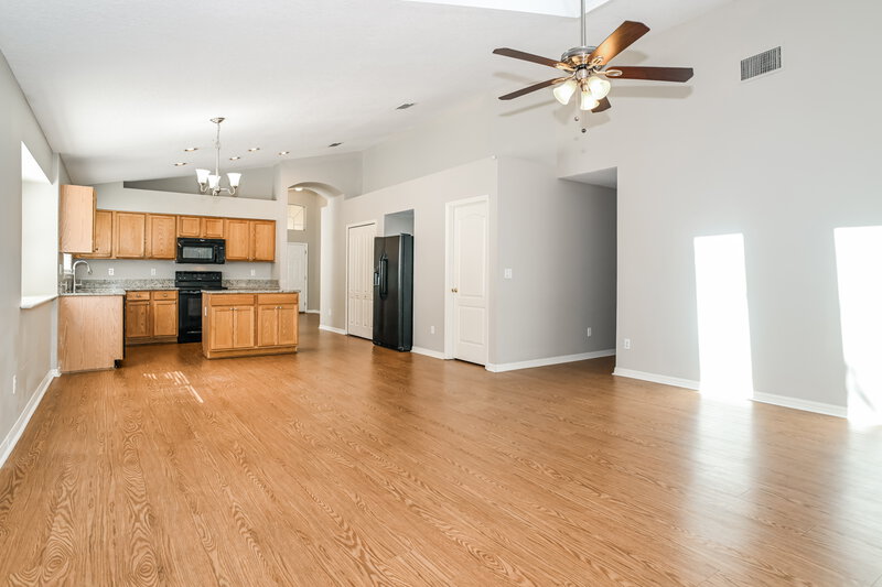 0/Mo, 172 Afton Ln Saint Johns, FL 32259 Family Room View 2