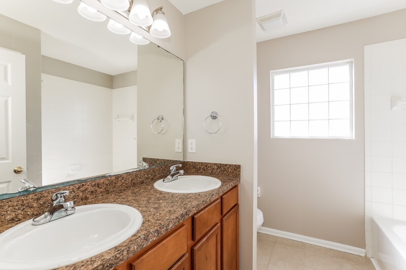 2,195/Mo, 2825 Spoonbill Trl Orange Park, FL 32073 Bathroom View