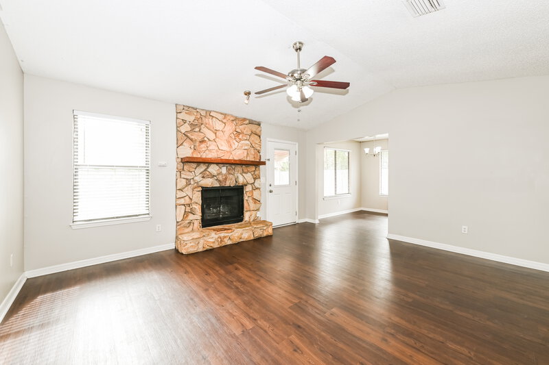 1,865/Mo, 3834 Olympic Ln Jacksonville, FL 32223 Living Room View 2