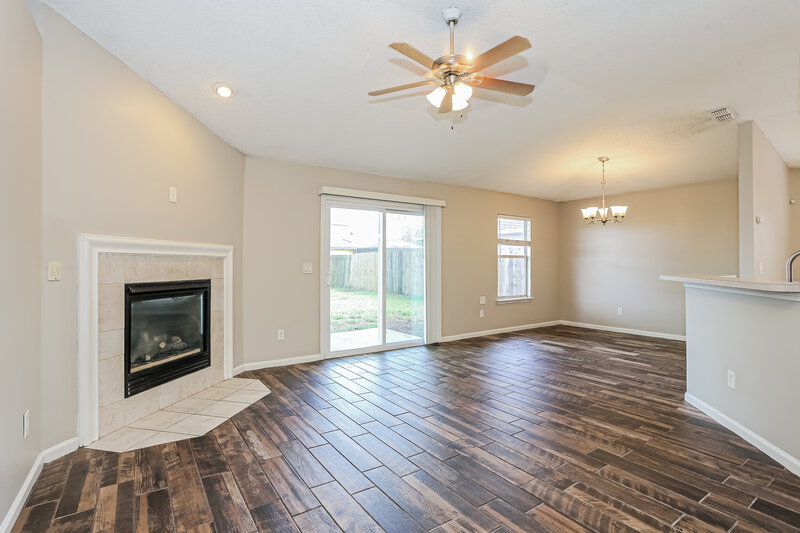 2,050/Mo, 3273 Net Ct Jacksonville, FL 32277 Living Room View 2