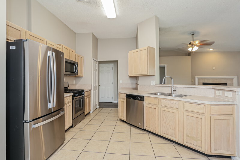 2,050/Mo, 3273 Net Ct Jacksonville, FL 32277 Kitchen View