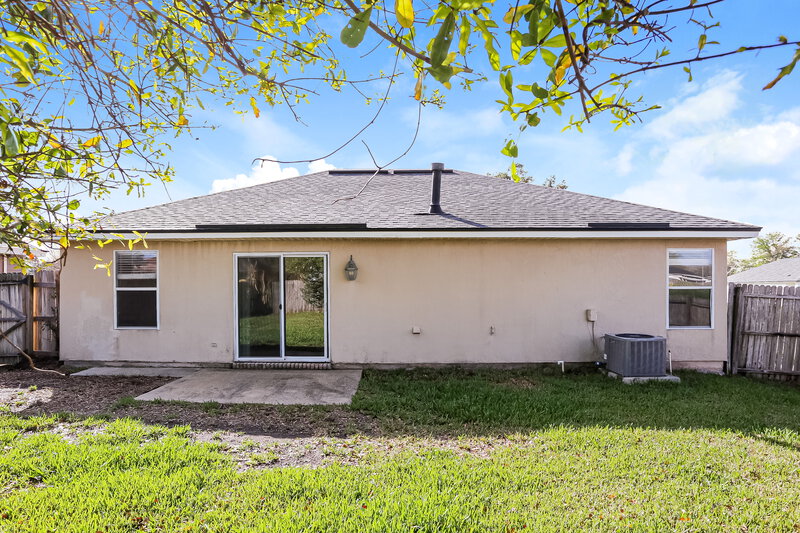 2,050/Mo, 3273 Net Ct Jacksonville, FL 32277 Rear View
