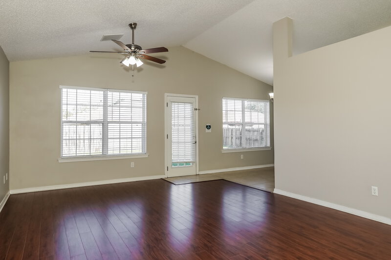 1,925/Mo, 3000 Plum Orchard Dr Orange Park, FL 32073 Living Room View 2