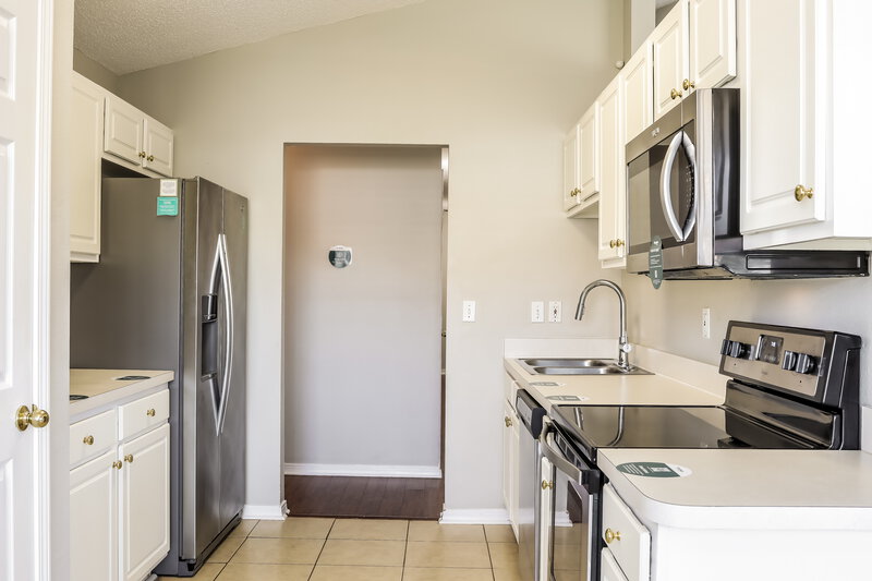 1,925/Mo, 3000 Plum Orchard Dr Orange Park, FL 32073 Kitchen View