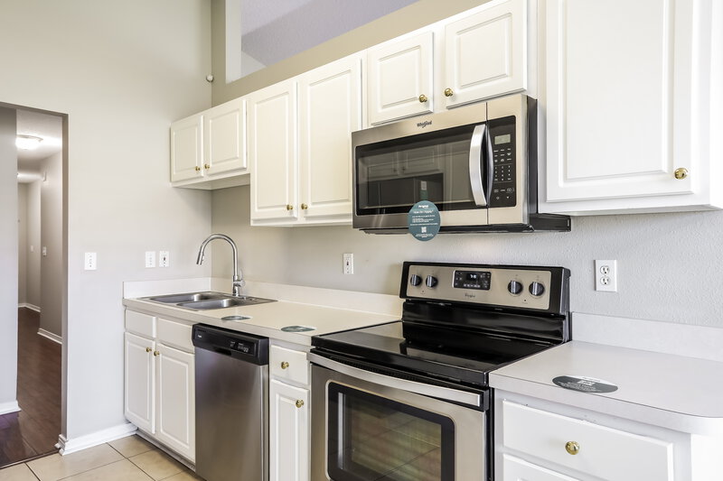 1,925/Mo, 3000 Plum Orchard Dr Orange Park, FL 32073 Kitchen View 2