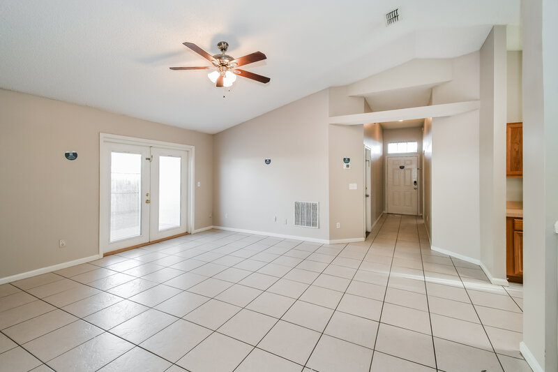 1,655/Mo, 4359 Hanging Moss Dr Orange Park, FL 32073 Living Room View 2