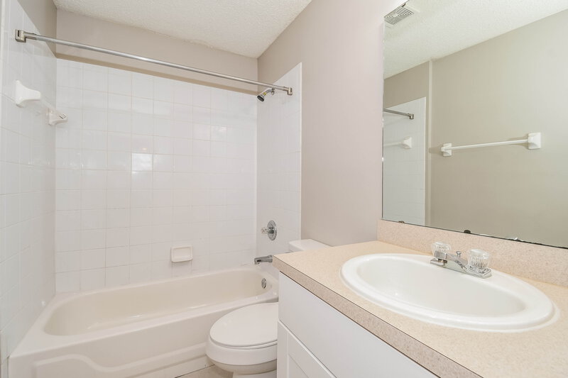 1,655/Mo, 4359 Hanging Moss Dr Orange Park, FL 32073 Bathroom View