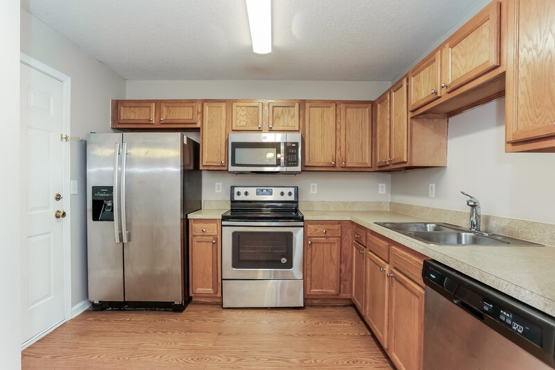 1,570/Mo, 8320 Oden Ave Jacksonville, FL 32216 Kitchen View
