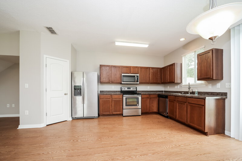 1,580/Mo, 10937 Hidden Haven Ct Jacksonville, FL 32218 Kitchen View