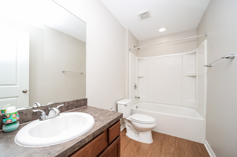 1,580/Mo, 10937 Hidden Haven Ct Jacksonville, FL 32218 Bathroom View