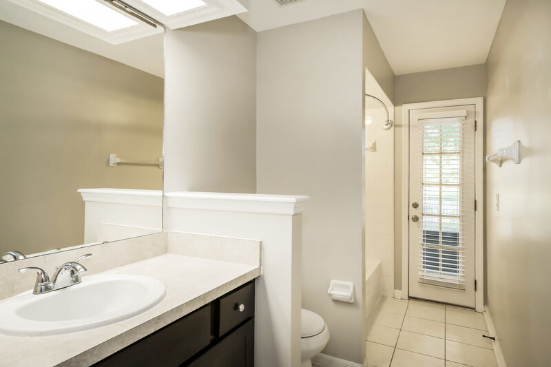2,935/Mo, 105 Calley Ct Saint Johns, FL 32259 Main Bathroom View