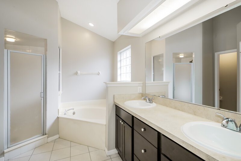 2,935/Mo, 105 Calley Ct Saint Johns, FL 32259 Main Bathroom View 2
