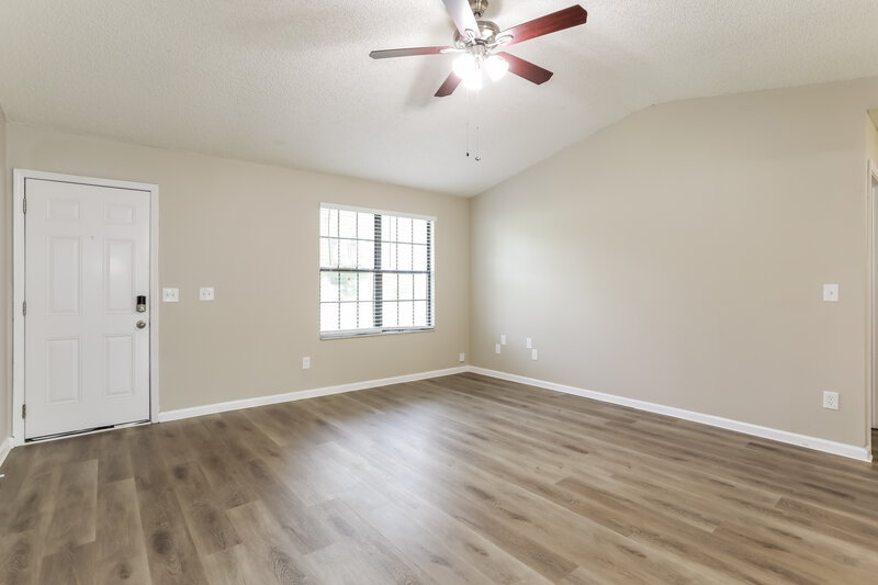 1,955/Mo, 1988 Ashton Street Middleburg, FL 32068 Living Room View