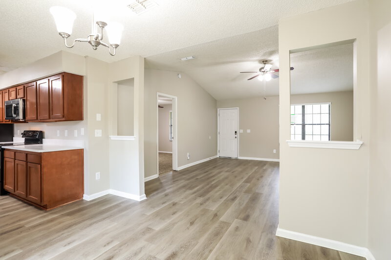 1,955/Mo, 1988 Ashton Street Middleburg, FL 32068 Dining Room View