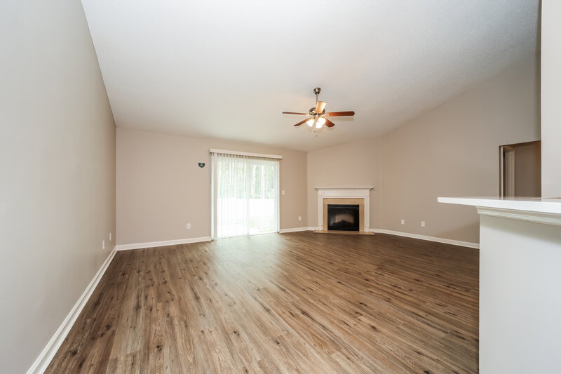 2,035/Mo, 440 Sanwick Dr Jacksonville, FL 32218 Living Room View