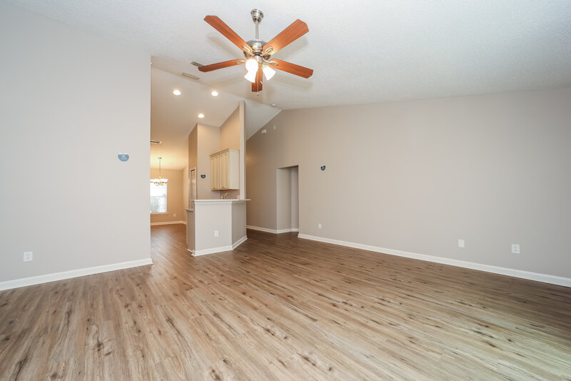 2,035/Mo, 440 Sanwick Dr Jacksonville, FL 32218 Living Room View 2