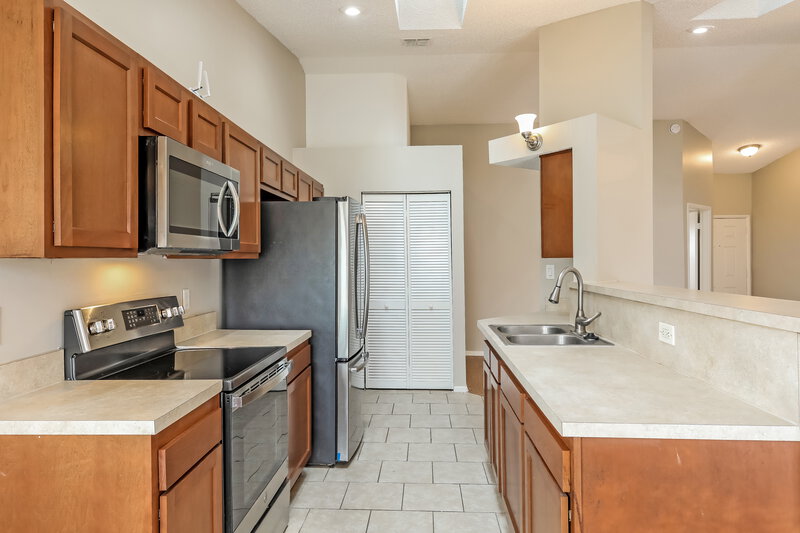 2,135/Mo, 4767 Wassail Dr Jacksonville, FL 32257 Kitchen View