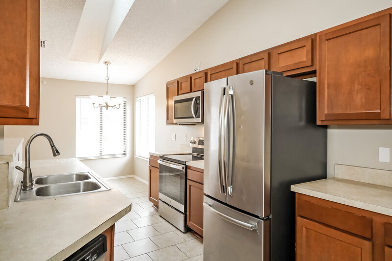 2,135/Mo, 4767 Wassail Dr Jacksonville, FL 32257 Kitchen View 2