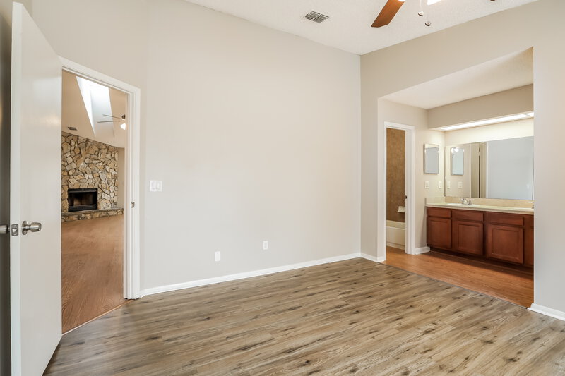 2,135/Mo, 4767 Wassail Dr Jacksonville, FL 32257 Main Bedroom View