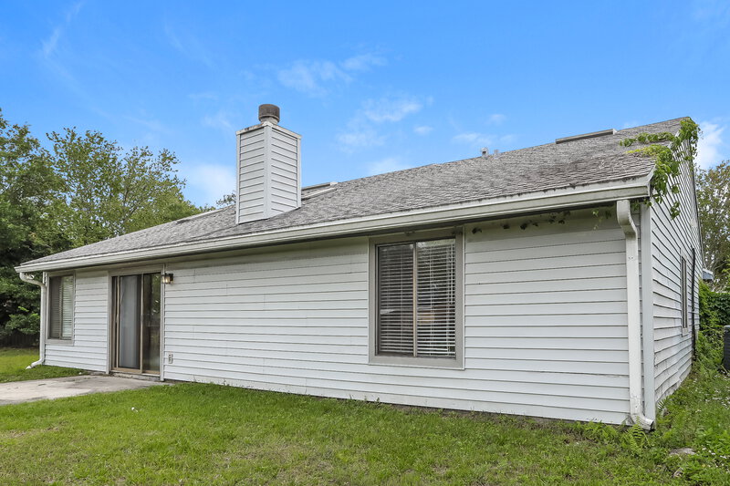 2,135/Mo, 4767 Wassail Dr Jacksonville, FL 32257 Rear View