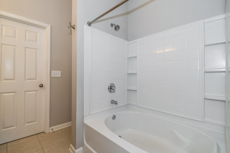 1,860/Mo, 12949 Spring Rain Rd Jacksonville, FL 32258 Main Bathroom View 2