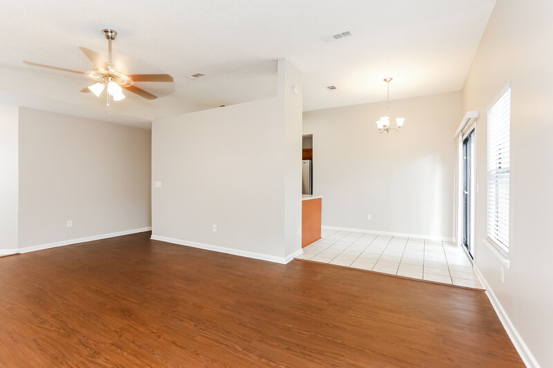 1,730/Mo, 2223 DESTINE LANE Atlantic Beach, FL 32233 Living Room View 2