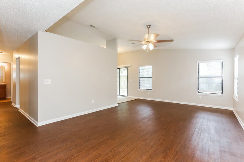 1,730/Mo, 2223 DESTINE LANE Atlantic Beach, FL 32233 Living Room View 3