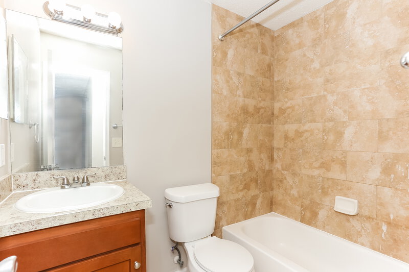 1,730/Mo, 2223 DESTINE LANE Atlantic Beach, FL 32233 Bathroom View
