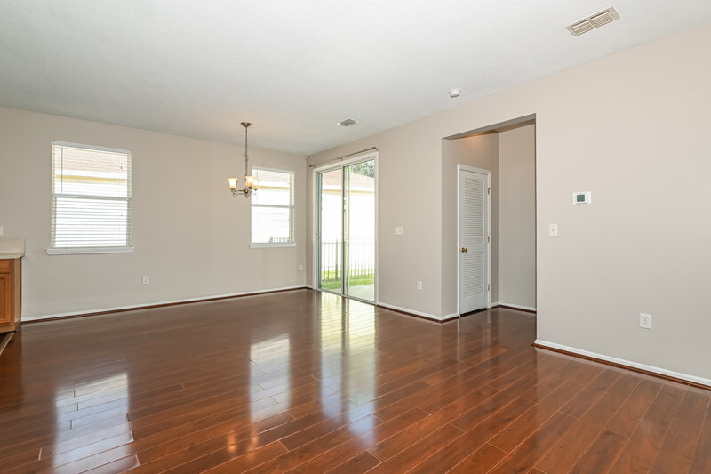 1,980/Mo, 11839 Alexandra Dr Jacksonville, FL 32218 Living Room View 2