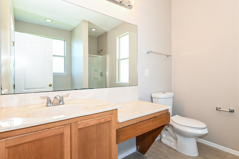 1,980/Mo, 11839 Alexandra Dr Jacksonville, FL 32218 Main Bathroom View