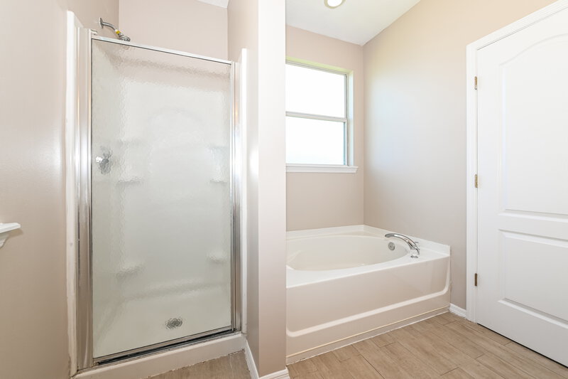 1,980/Mo, 11839 Alexandra Dr Jacksonville, FL 32218 Main Bathroom View 2