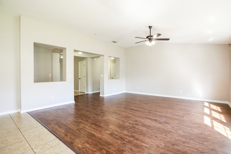 1,950/Mo, 2285 Brian Lakes Dr E Jacksonville, FL 32221 Living Room View