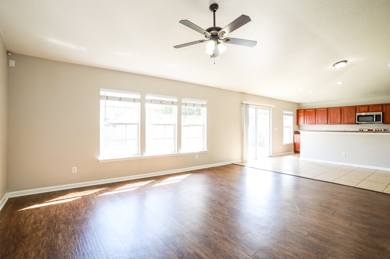 1,950/Mo, 2285 Brian Lakes Dr E Jacksonville, FL 32221 Living Room View 3