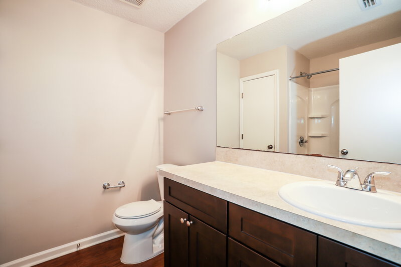 1,950/Mo, 2285 Brian Lakes Dr E Jacksonville, FL 32221 Bathroom View