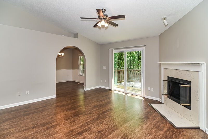 2,430/Mo, 946 Long Lake Dr Jacksonville, FL 32225 Living Room View 2