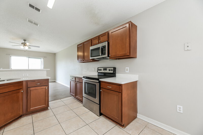 2,165/Mo, 11128 Lord Taylor Dr Jacksonville, FL 32246 Kitchen View 2