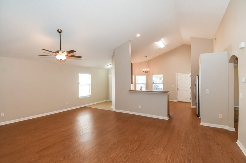 1,855/Mo, 10938 Campus Heights Ln Jacksonville, FL 32218 Living Room View 2