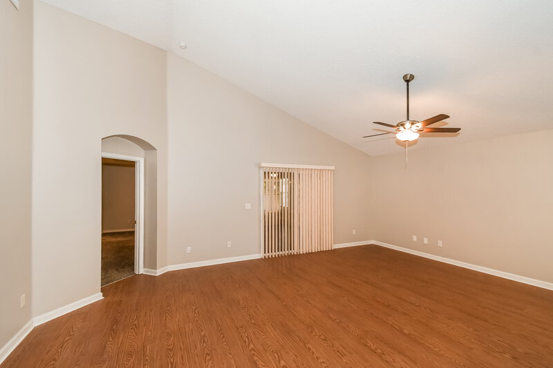 1,855/Mo, 10938 Campus Heights Ln Jacksonville, FL 32218 Living Room View 3