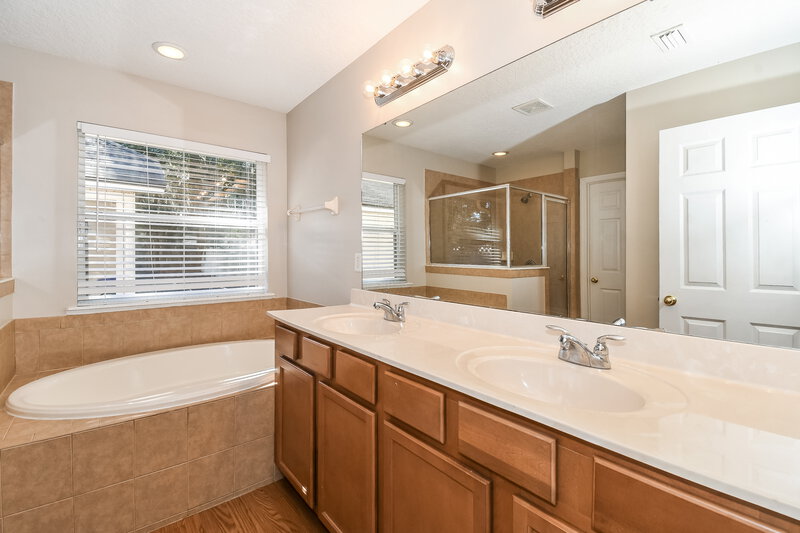 1,855/Mo, 10938 Campus Heights Ln Jacksonville, FL 32218 Main Bathroom View