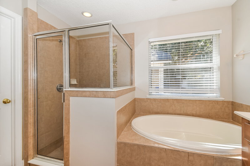 1,855/Mo, 10938 Campus Heights Ln Jacksonville, FL 32218 Main Bathroom View 2