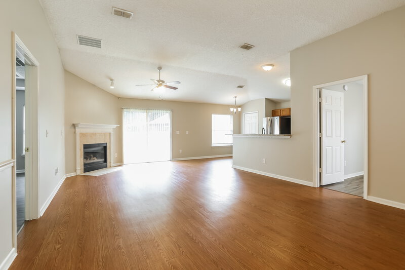 1,780/Mo, 1263 Ravens Trace Ln Middleburg, FL 32068 Living Room View 2