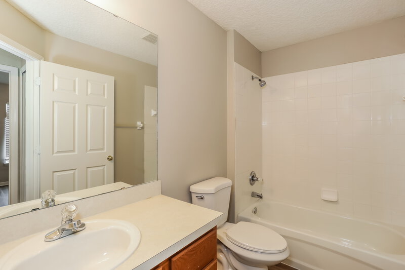 1,780/Mo, 1263 Ravens Trace Ln Middleburg, FL 32068 Bathroom View