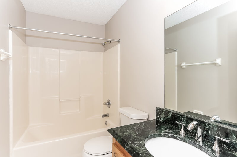 1,850/Mo, 11167 Mikris Dr S Jacksonville, FL 32225 Bathroom View