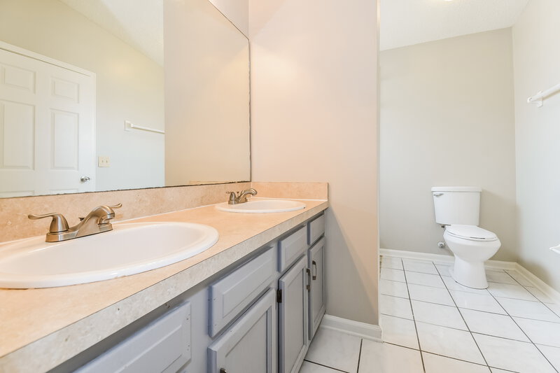 1,705/Mo, 7529 Teaticket Ct Jacksonville, FL 32244 Main Bathroom View 2