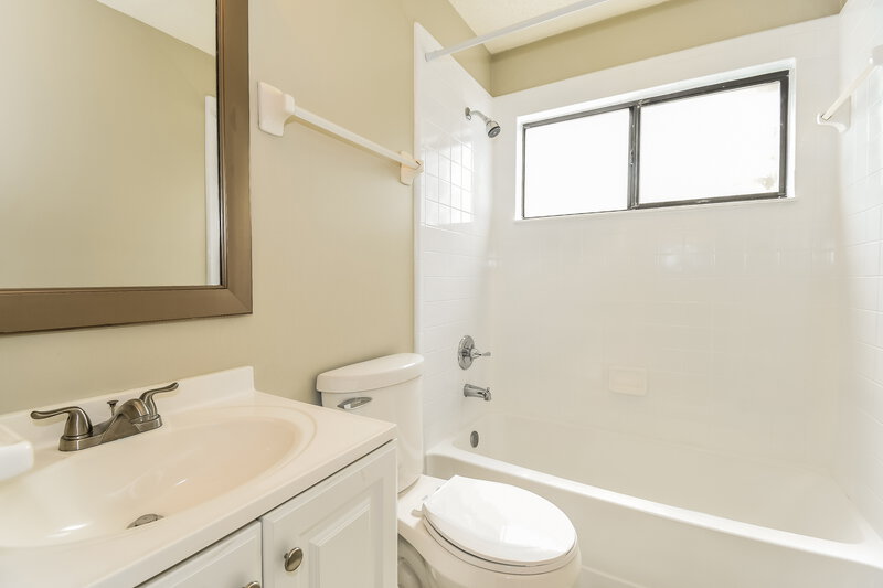 1,705/Mo, 7529 Teaticket Ct Jacksonville, FL 32244 Bathroom View