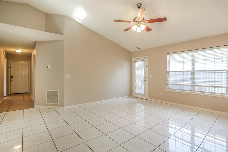 1,790/Mo, 2011 Cardiff Ln Middleburg, FL 32068 Living Room View 2