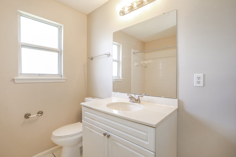 1,790/Mo, 2011 Cardiff Ln Middleburg, FL 32068 Bathroom View