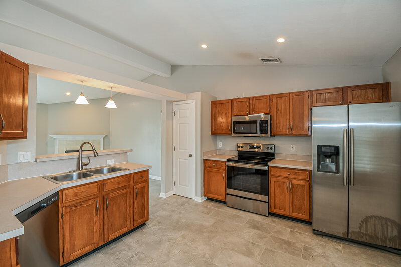 1,850/Mo, 3103 Olde Sutton Parke Dr Orange Park, FL 32073 Kitchen View